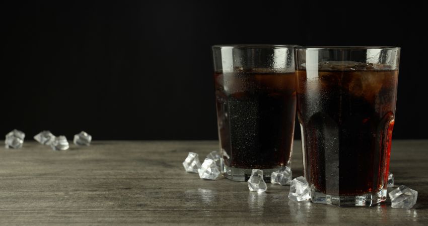 Dùng Coca Cola Để Vệ Sinh Lưới Lọc Máy Hút Mùi