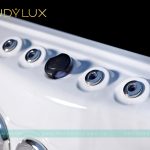 Nút điều chỉnh và các mắt phun nước thư giãn, ấn tưởng của bể bơi spa Rudylux RD-853