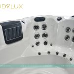 Khu vực ngồi massage, có gối tựa đầu thư giãn của bể bơi spa Rudylux RD-8806A